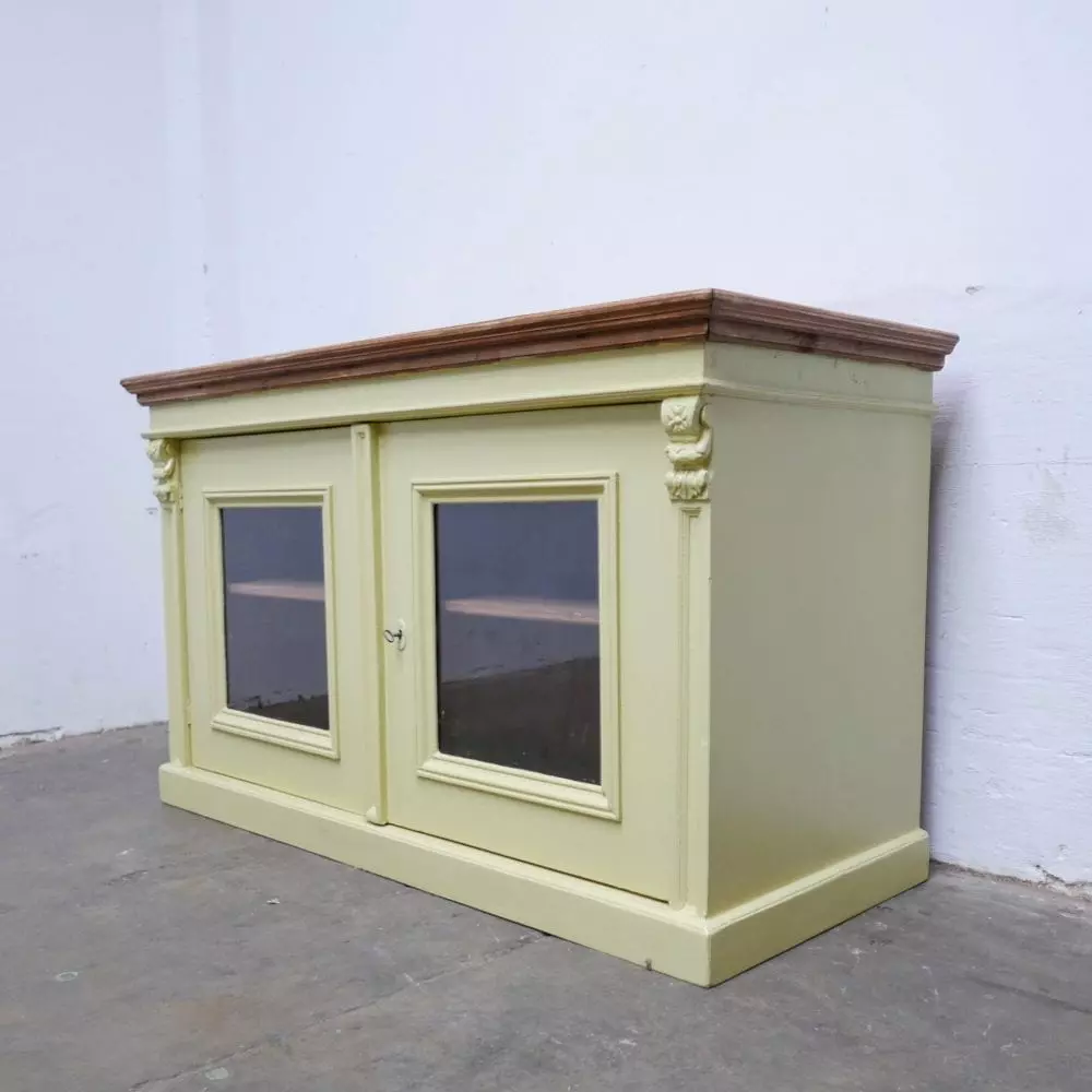 Gele houten vitrinekast toog