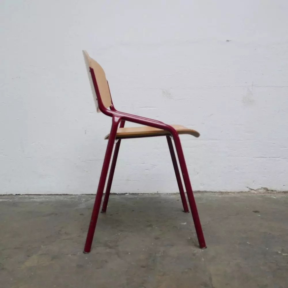 Metalen rode stoel