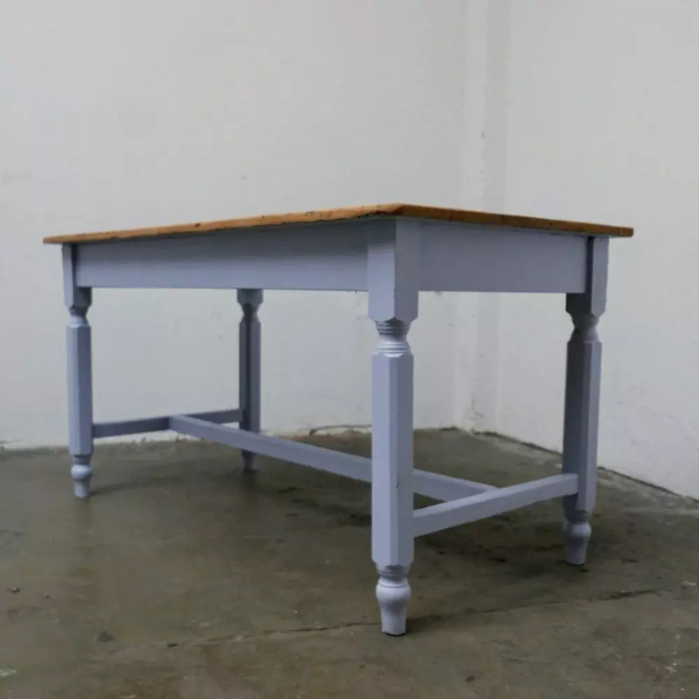 Houten blauwe tafel