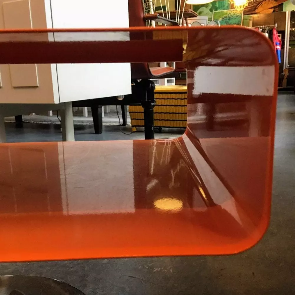 Oranje retro tafeltje