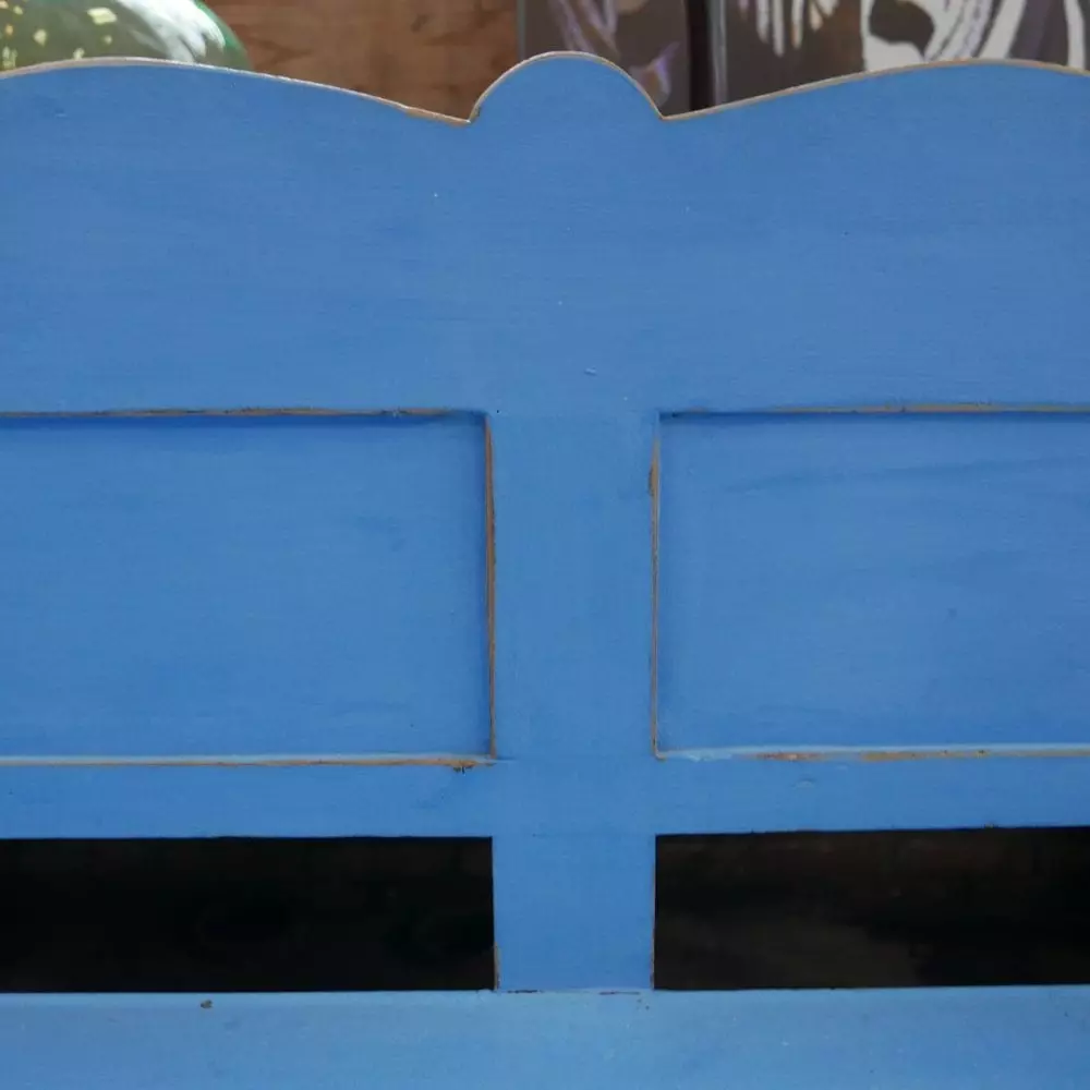 Blauwe houten bank