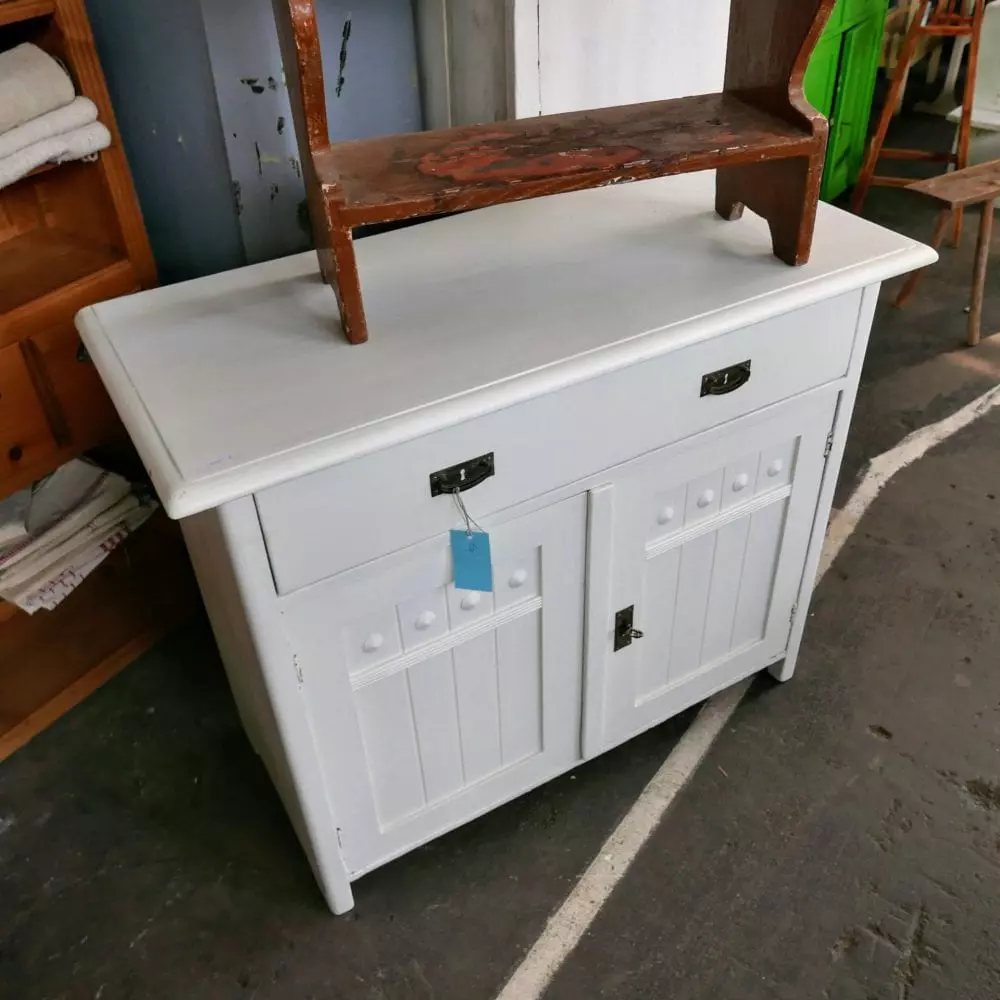 Witte commode