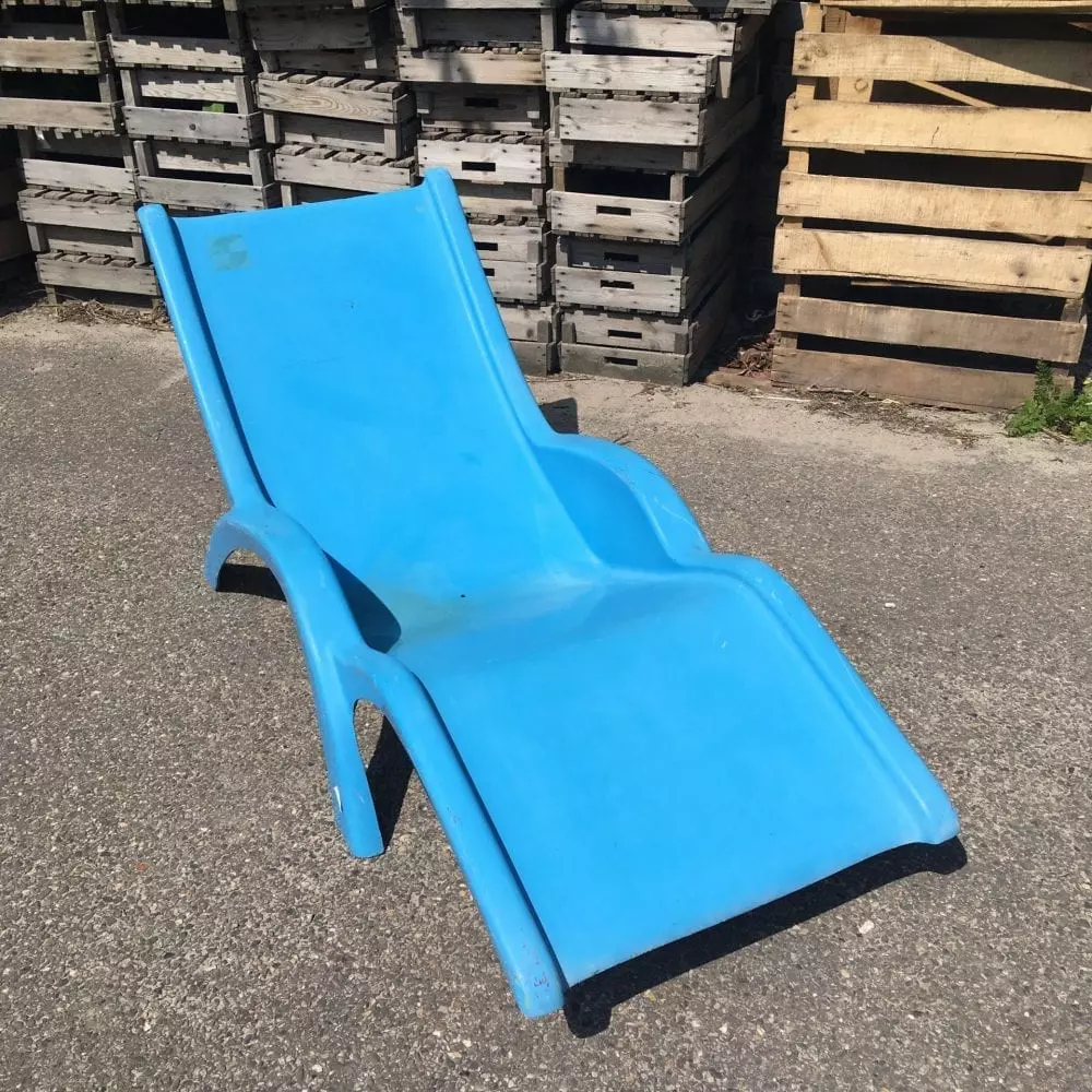 blauwe ligstoel