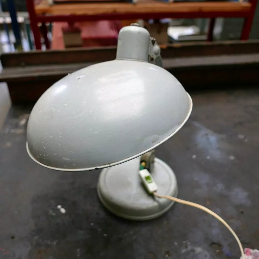 Industriële grijze lamp
