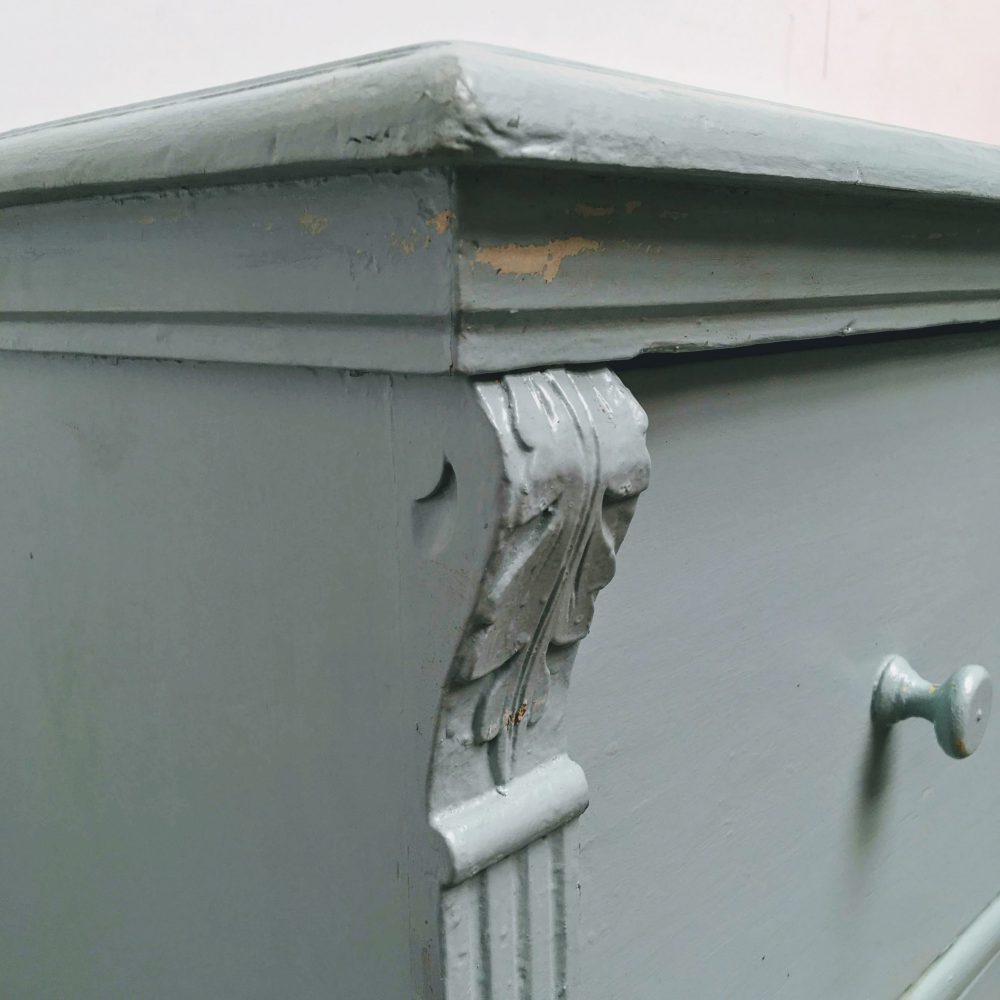 Houtsnijwerk blauw commode onderkast