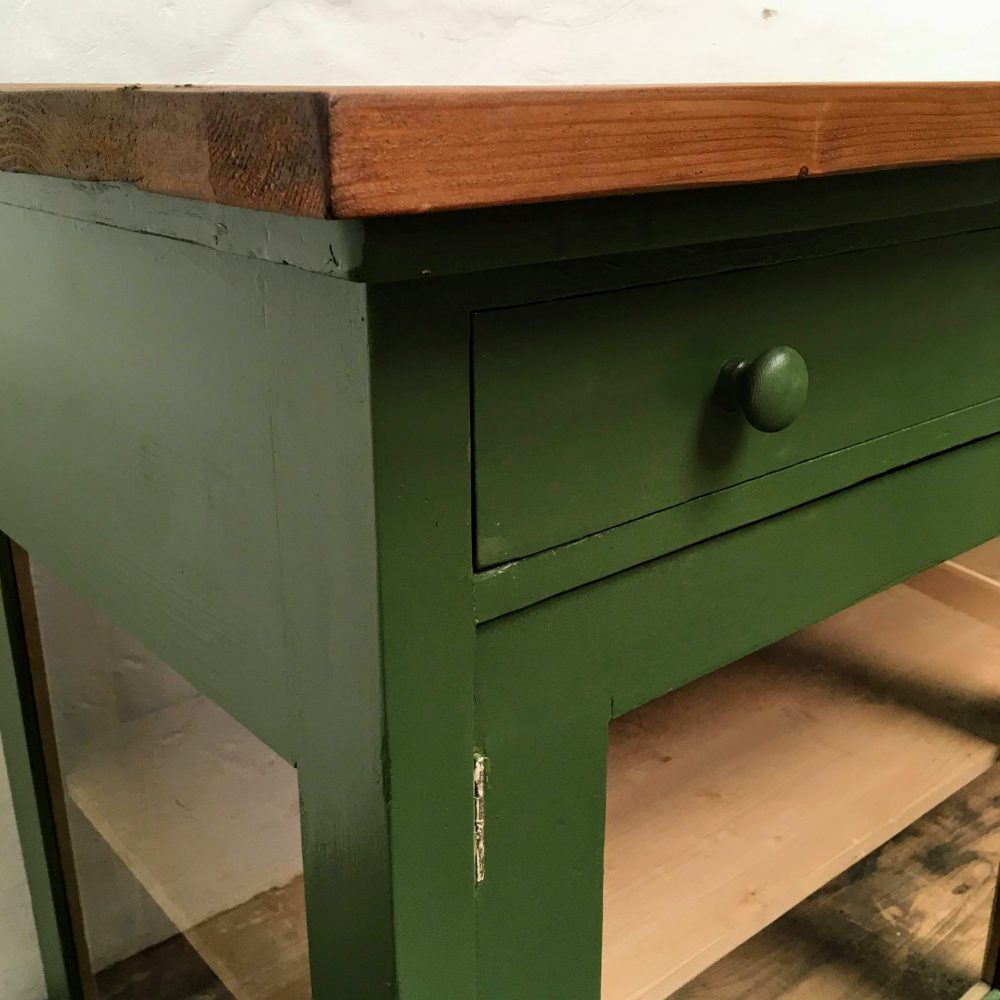 Groene winkelkast met glas