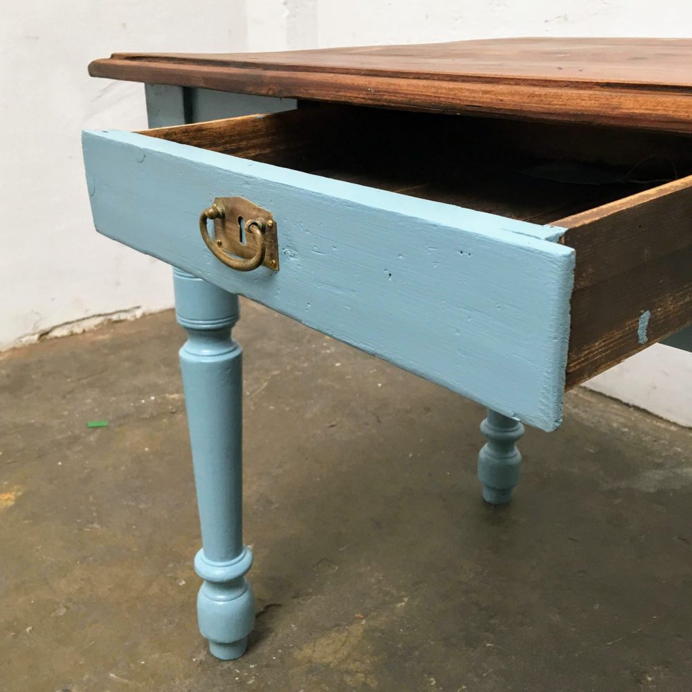 Houten lichtblauwe eettafel - Afbeelding 2