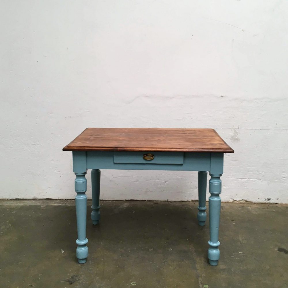 Houten lichtblauwe eettafel - Afbeelding 4