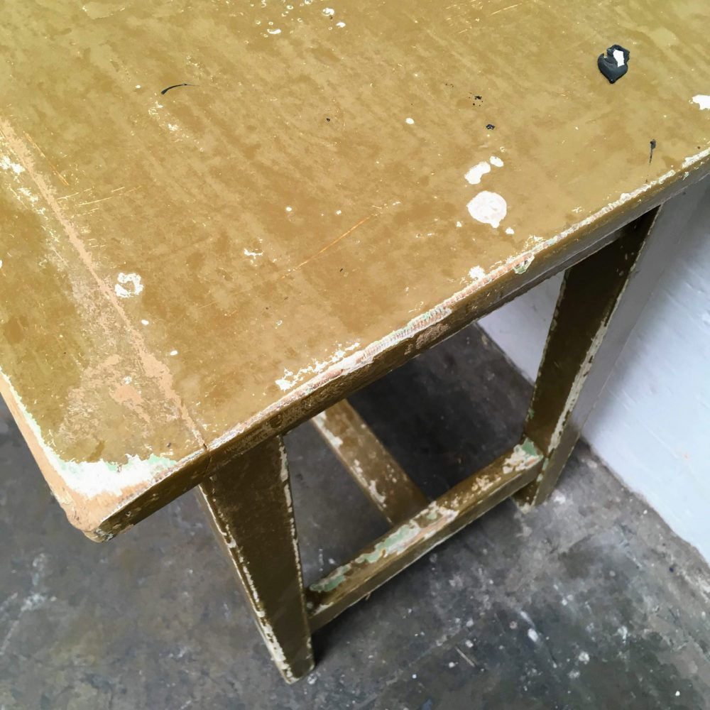 Houten brocant tafeltje bruin groen