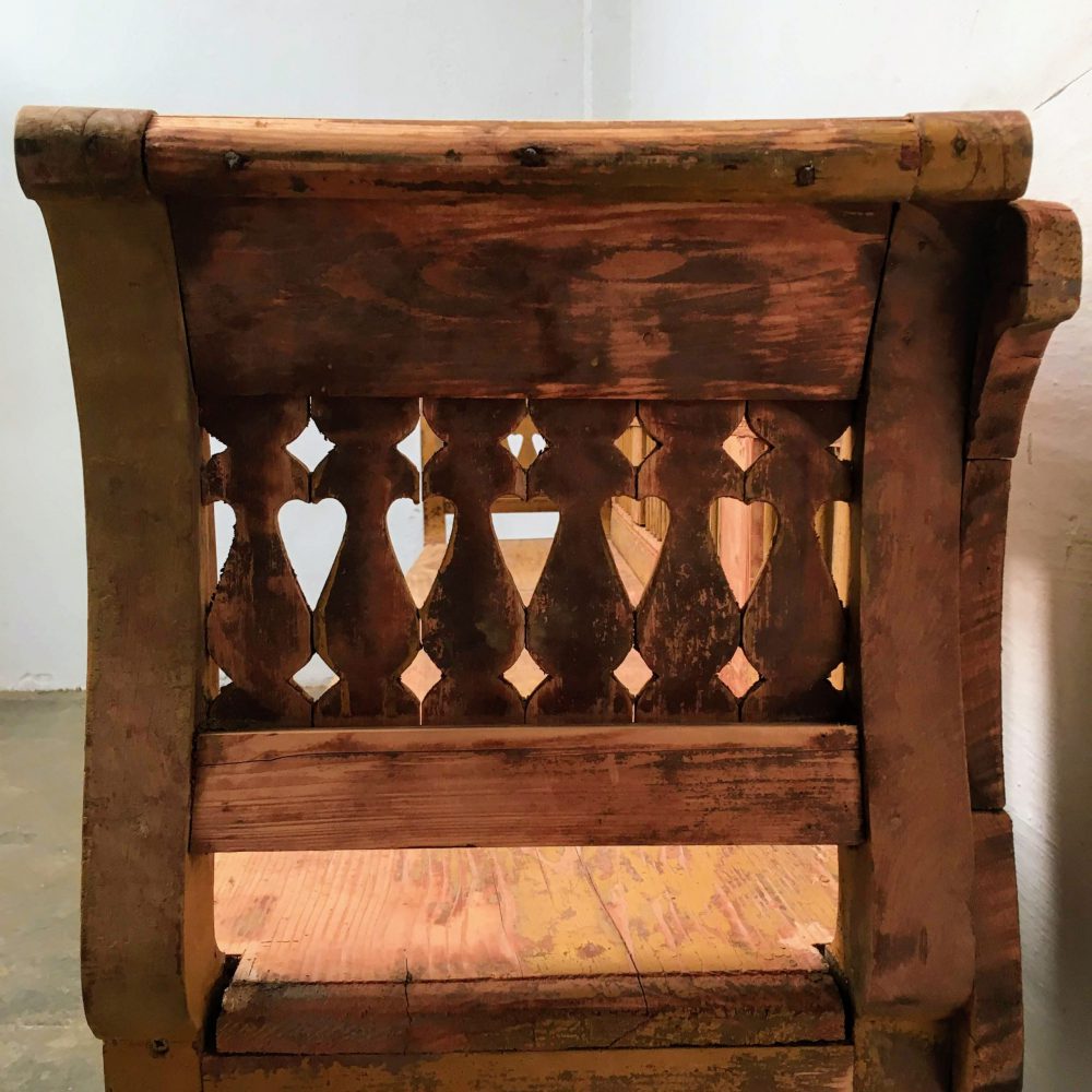 Houten onbewerkte bank