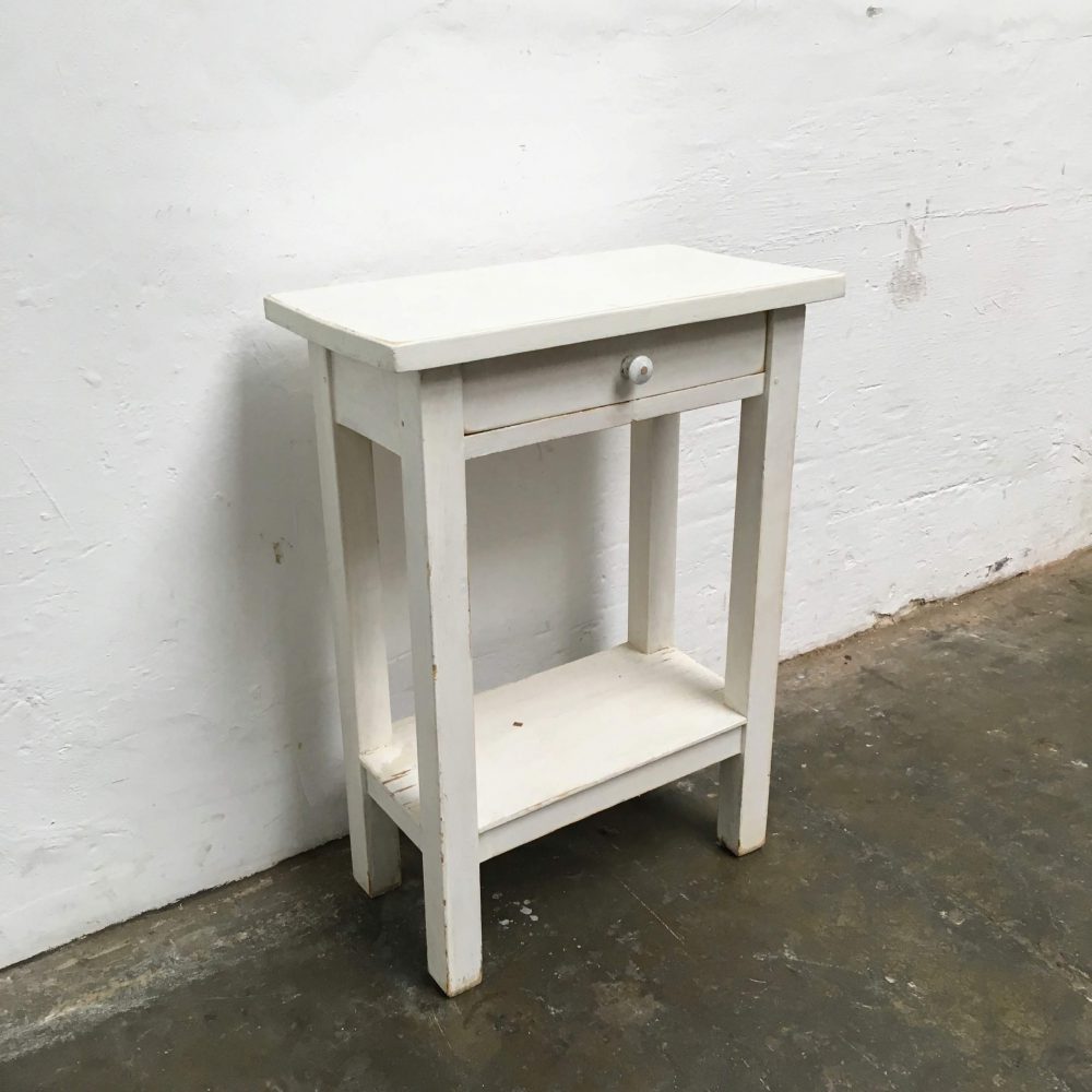 Houten witte tafeltje met lade