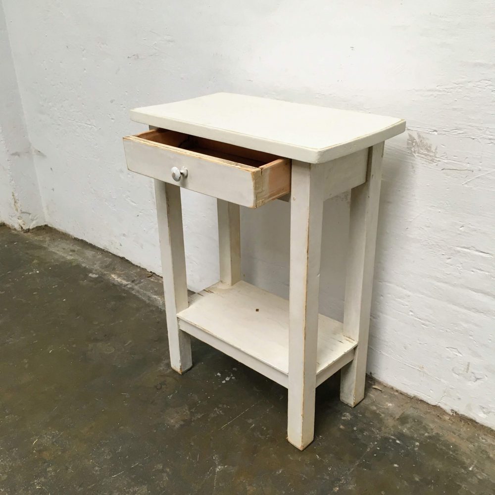 Houten witte tafeltje met lade