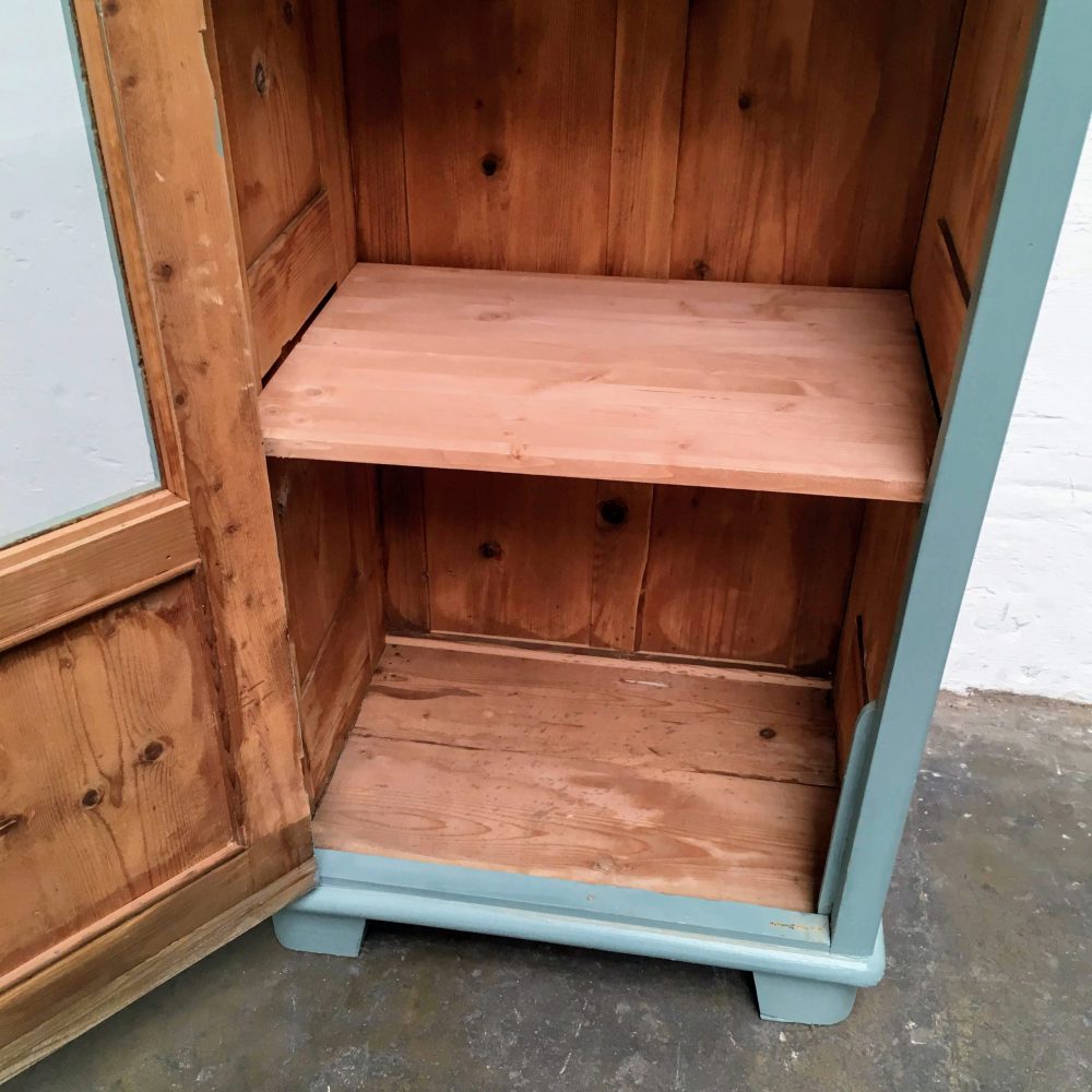 Faal turquoise houten vitrinekast - Afbeelding 4