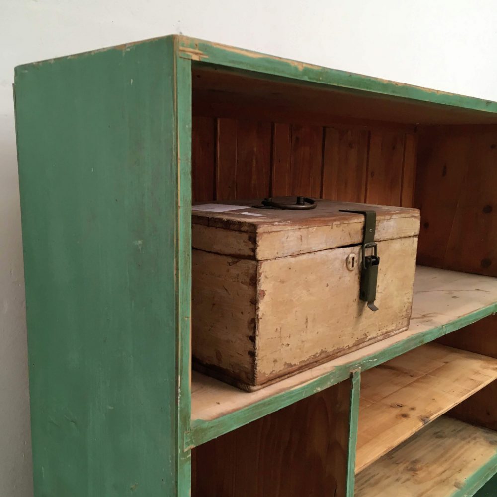 Kast hout groen