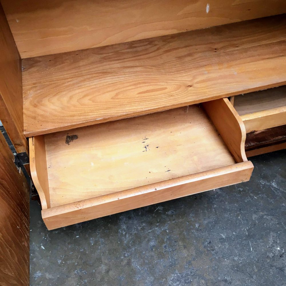 Kast bruin hout