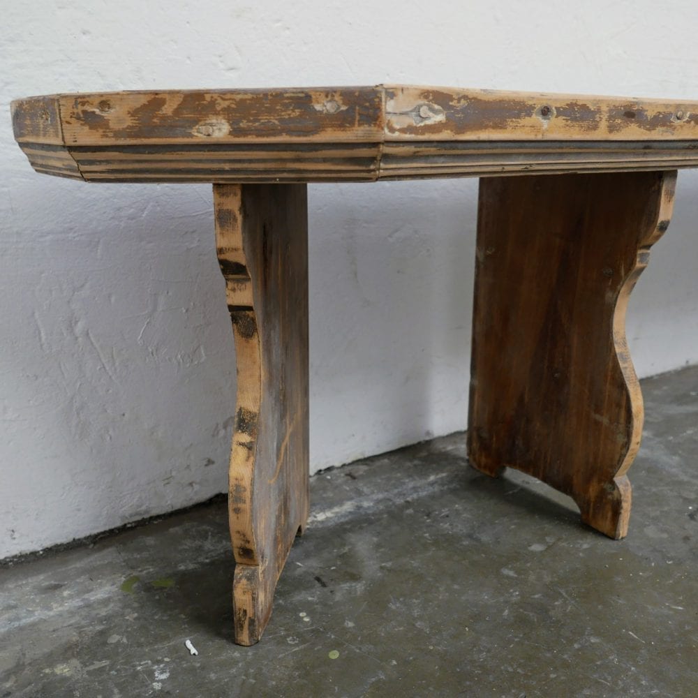Bruine houten bank