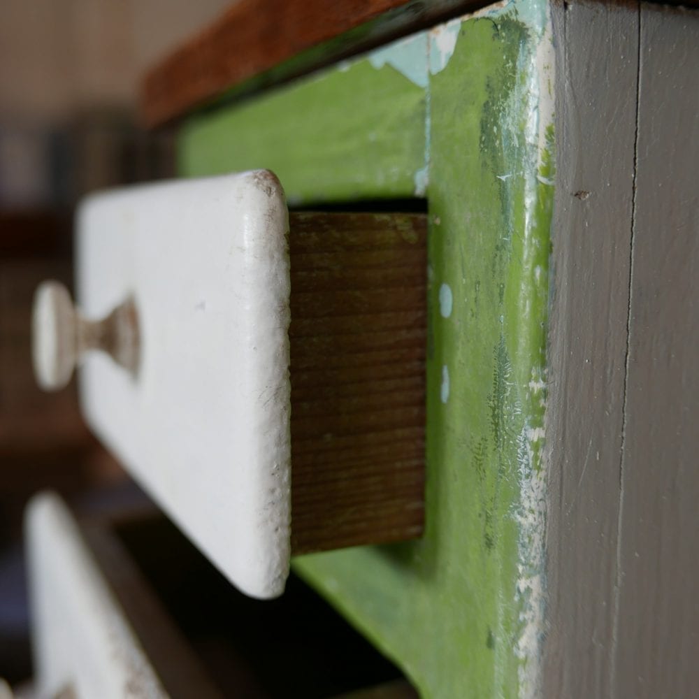 Groen hangkastje