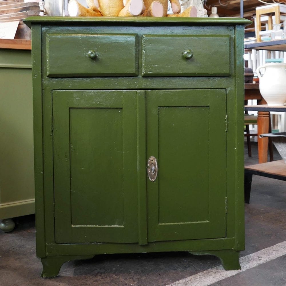 Groene houten onderkast