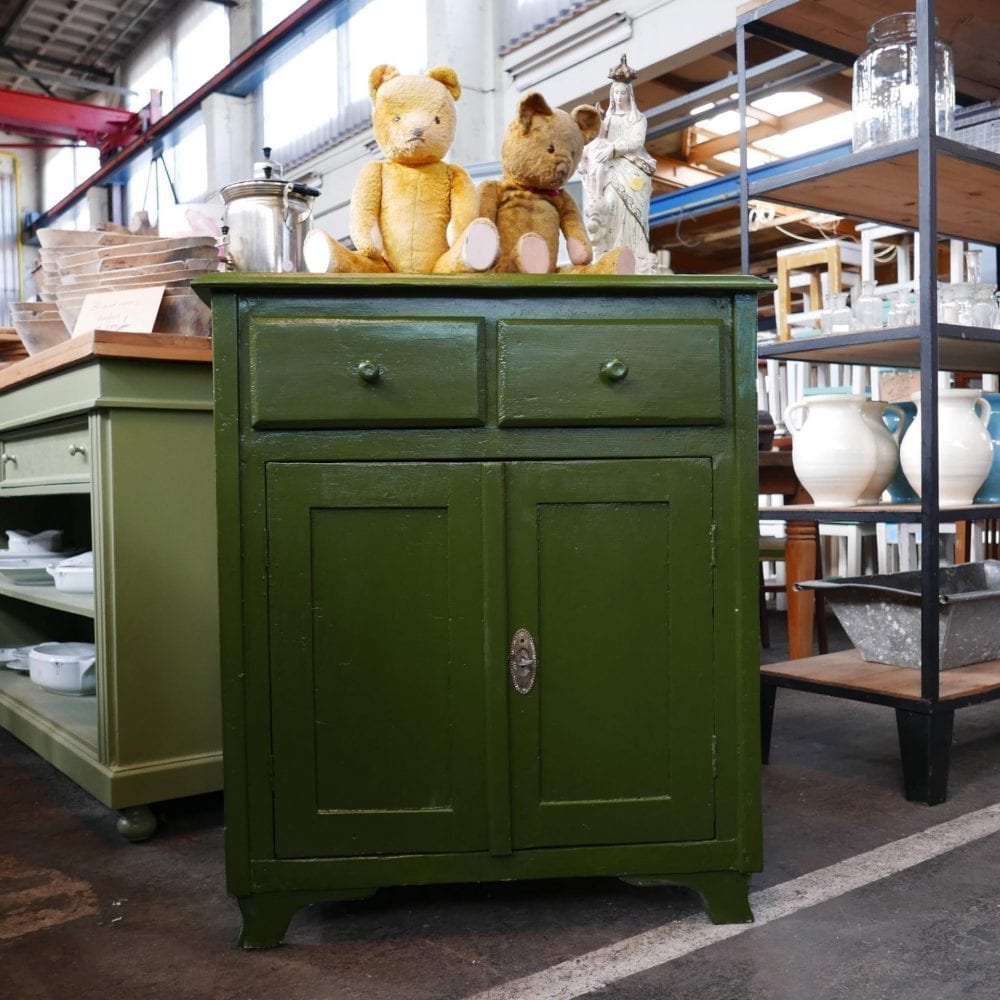 Groene houten onderkast