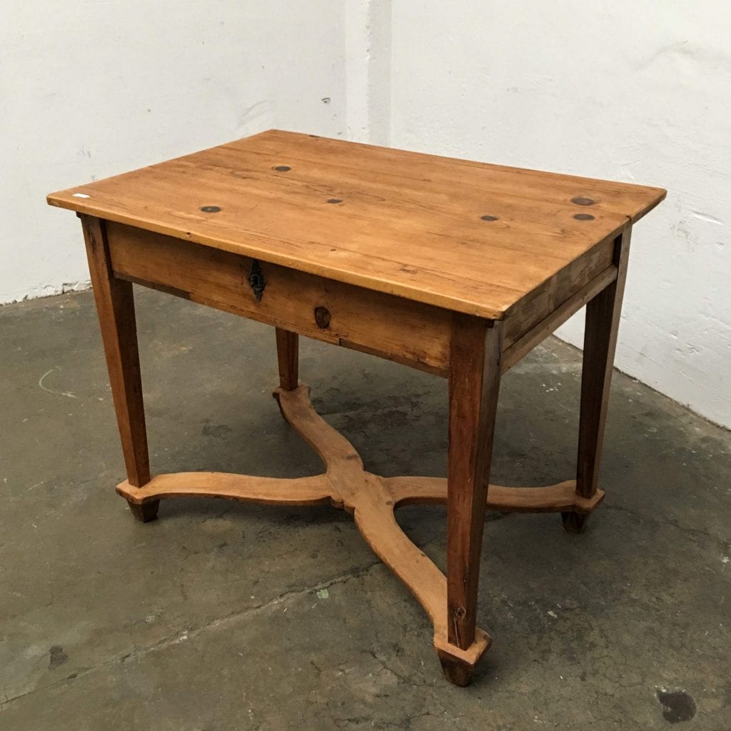 Houten eettafel