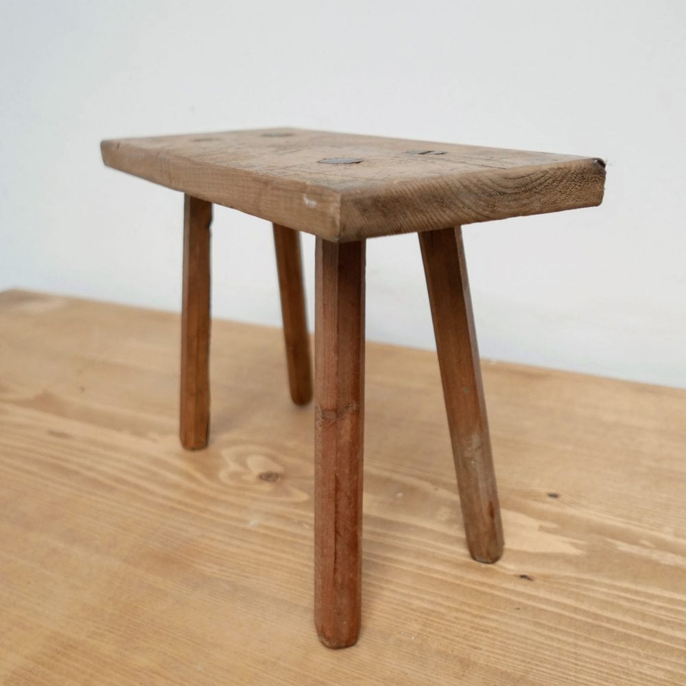 Houten melkkrukje
