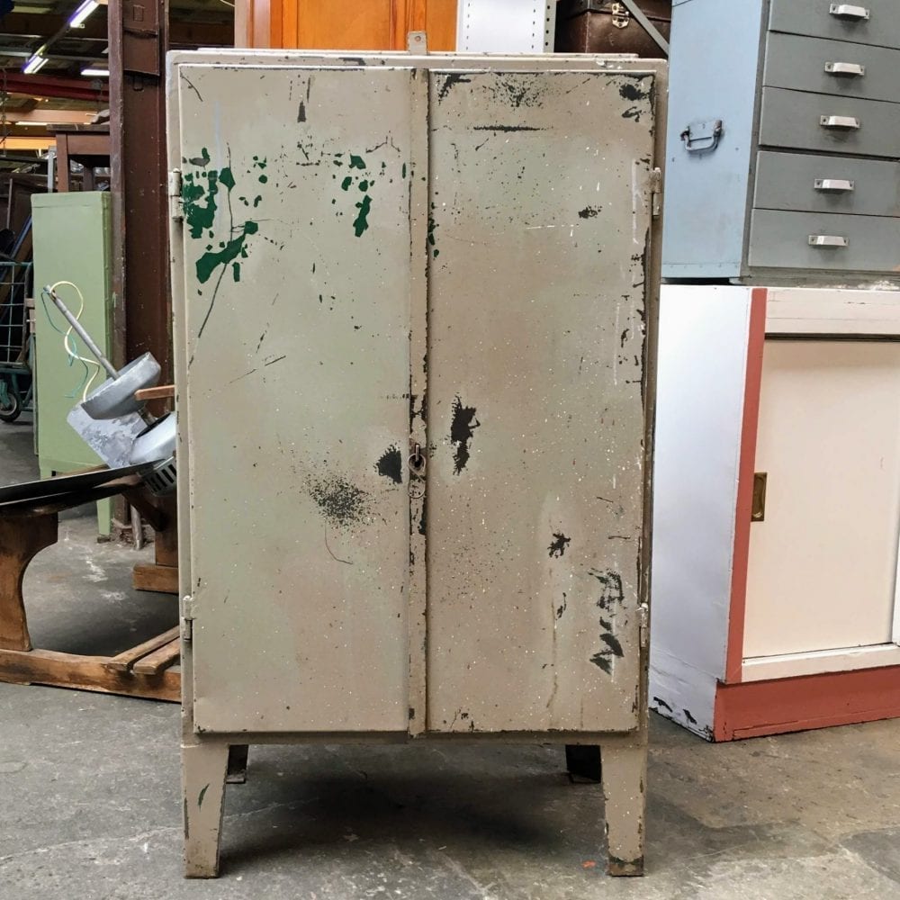 IJzeren locker kast