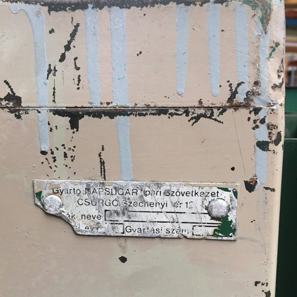 IJzeren locker kast
