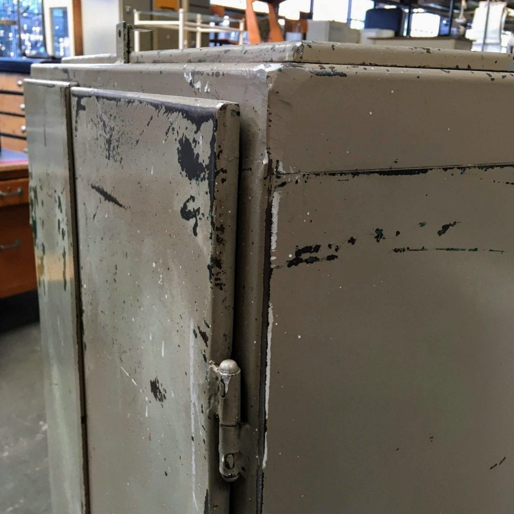 IJzeren locker kast