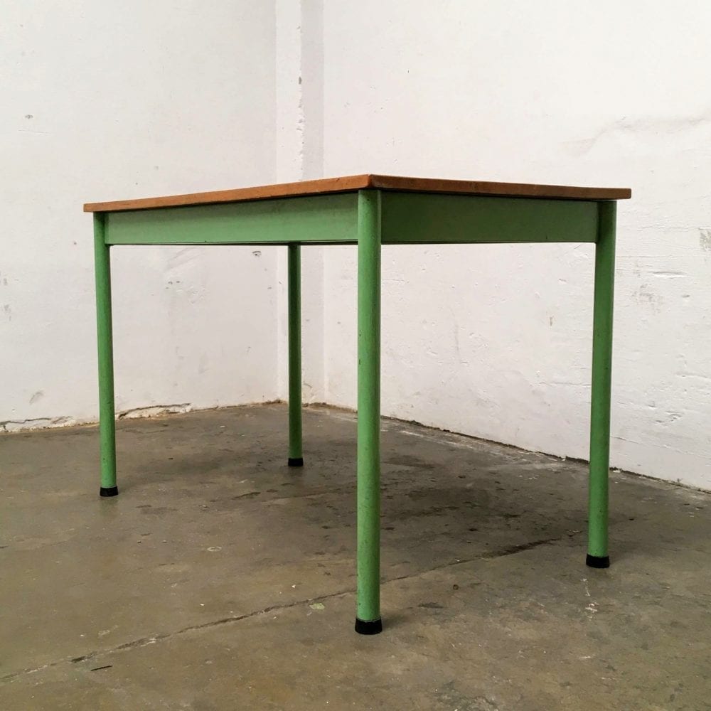 Metalen groene tafel