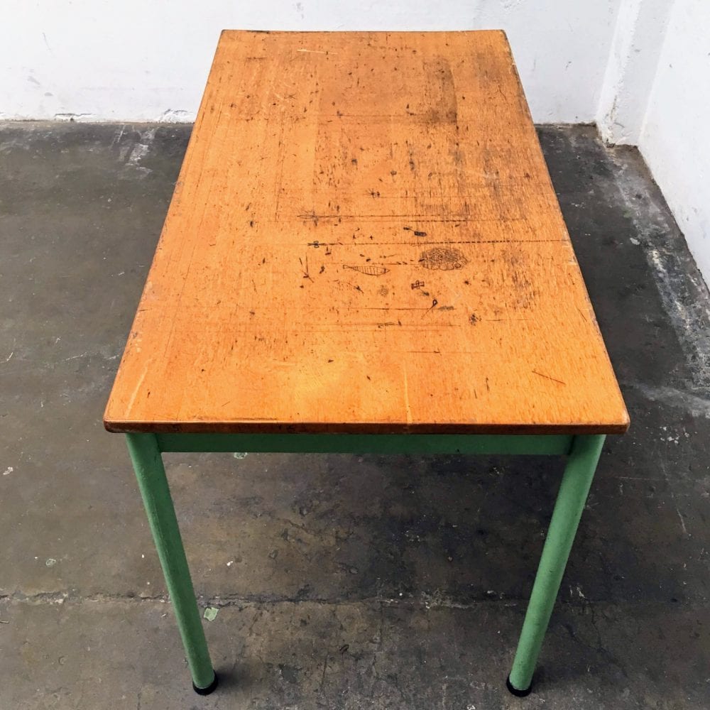 Metalen groene tafel