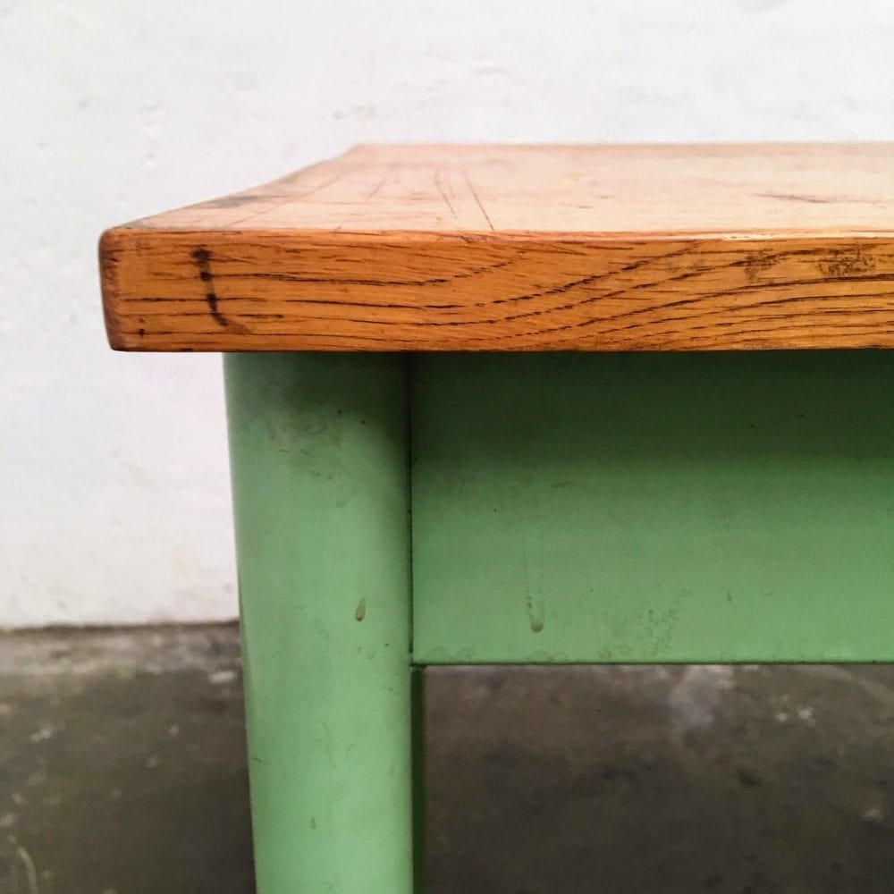Metalen groene tafel