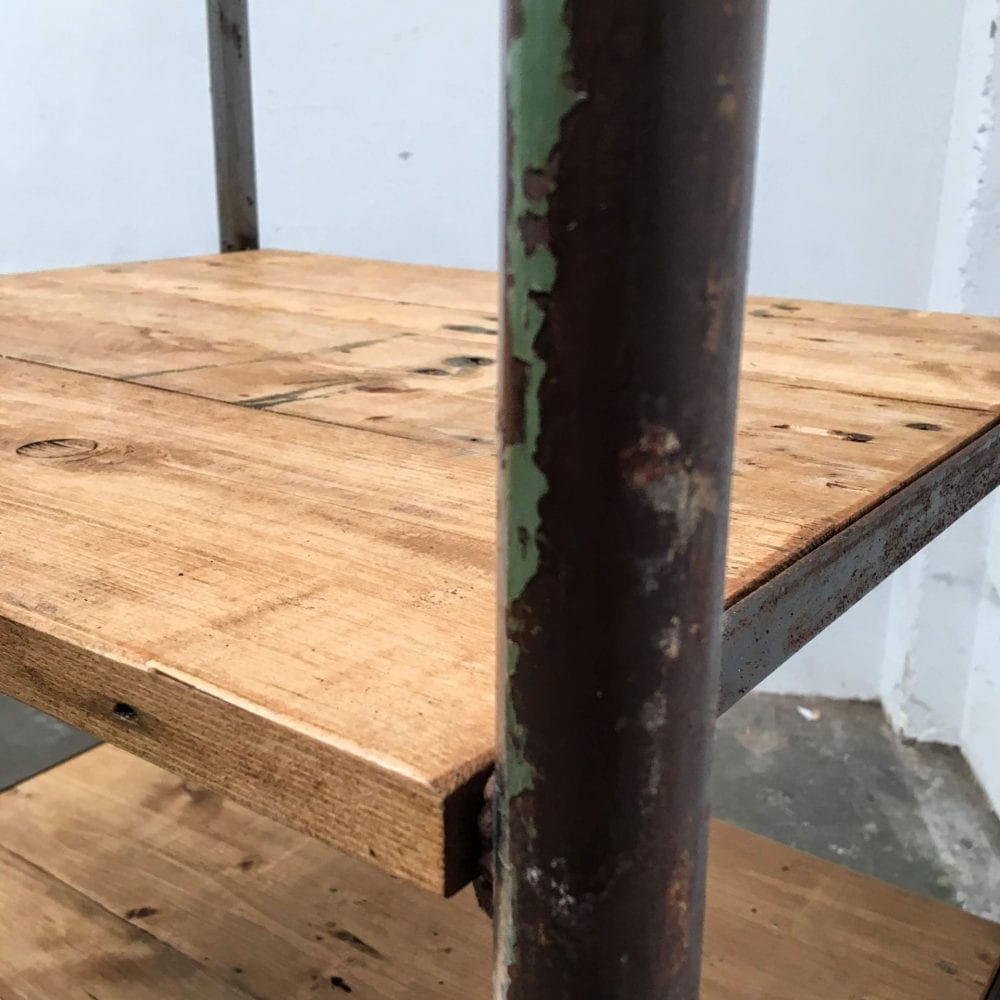 Kast in winkelkar