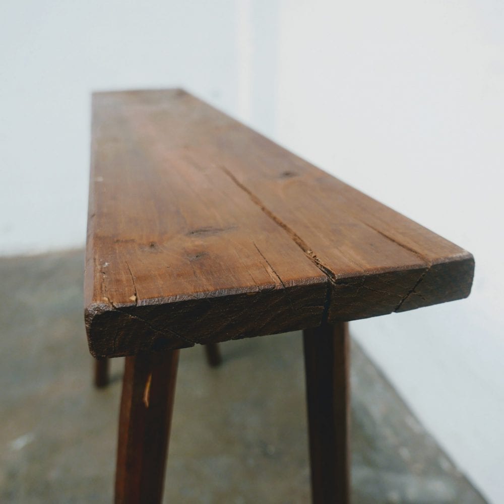 Lange smalle houten tafel