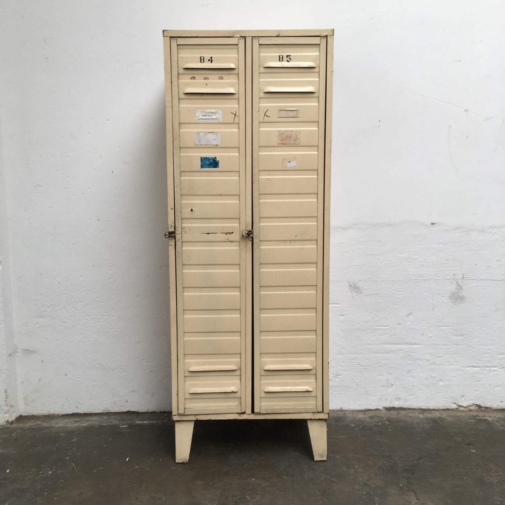 Crème kleurige lockers