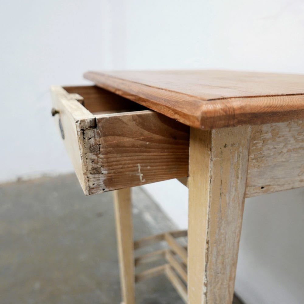 Brocante houten tafeltje