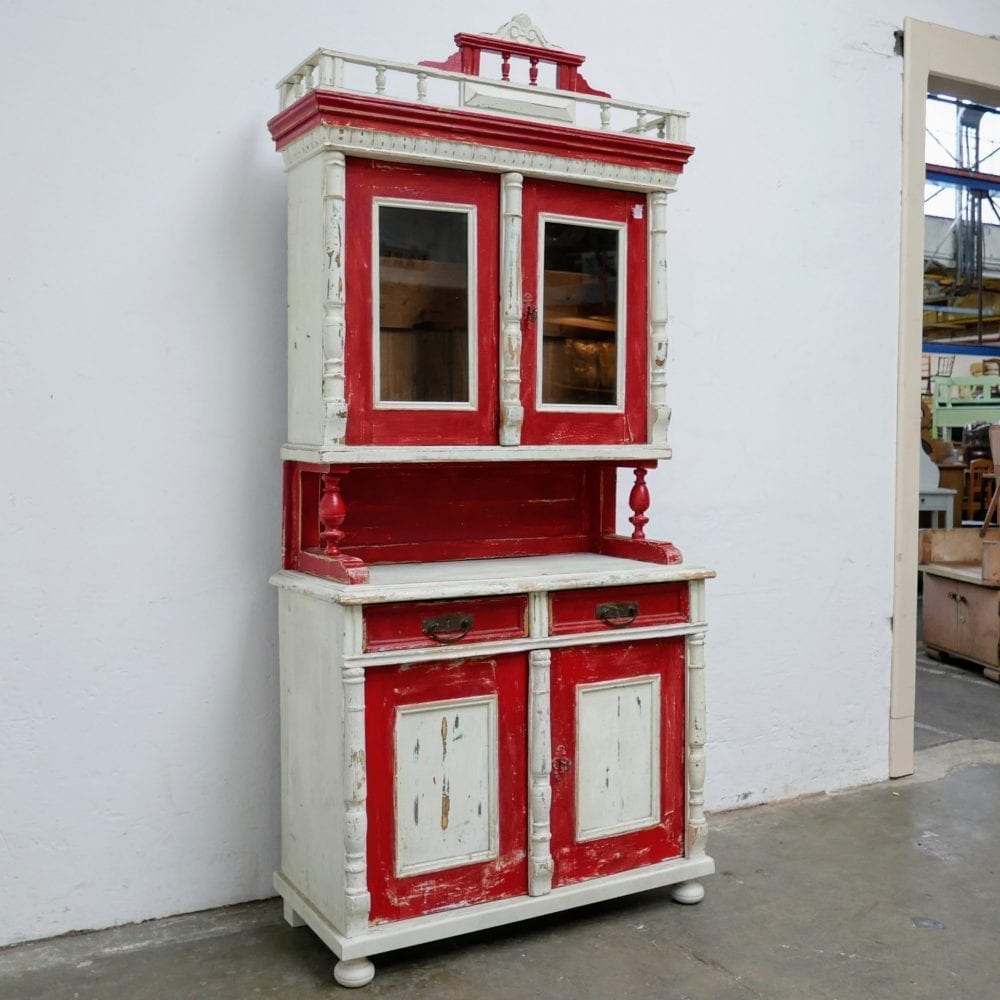 Houten rood-witte buffetkast
