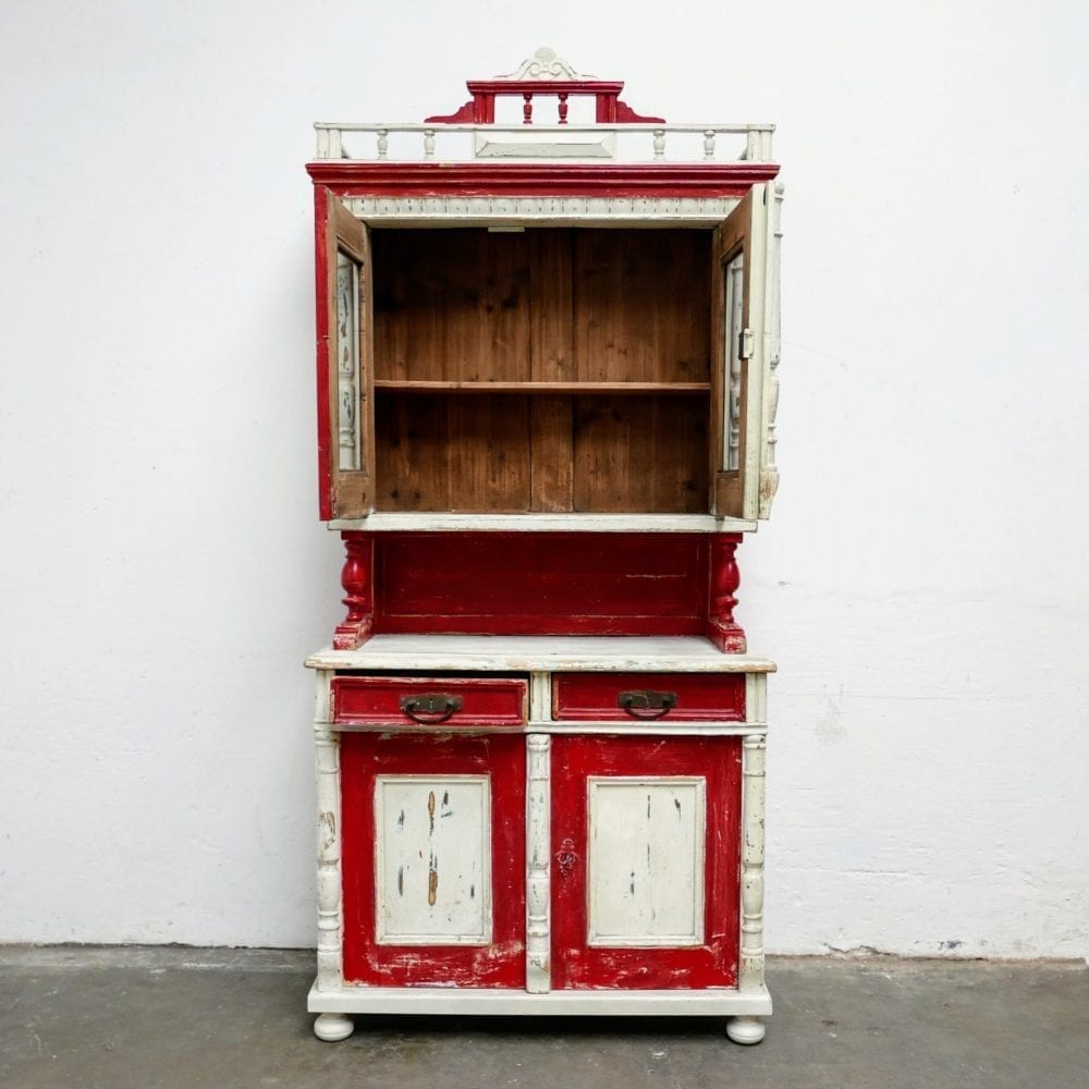 Houten rood-witte buffetkast