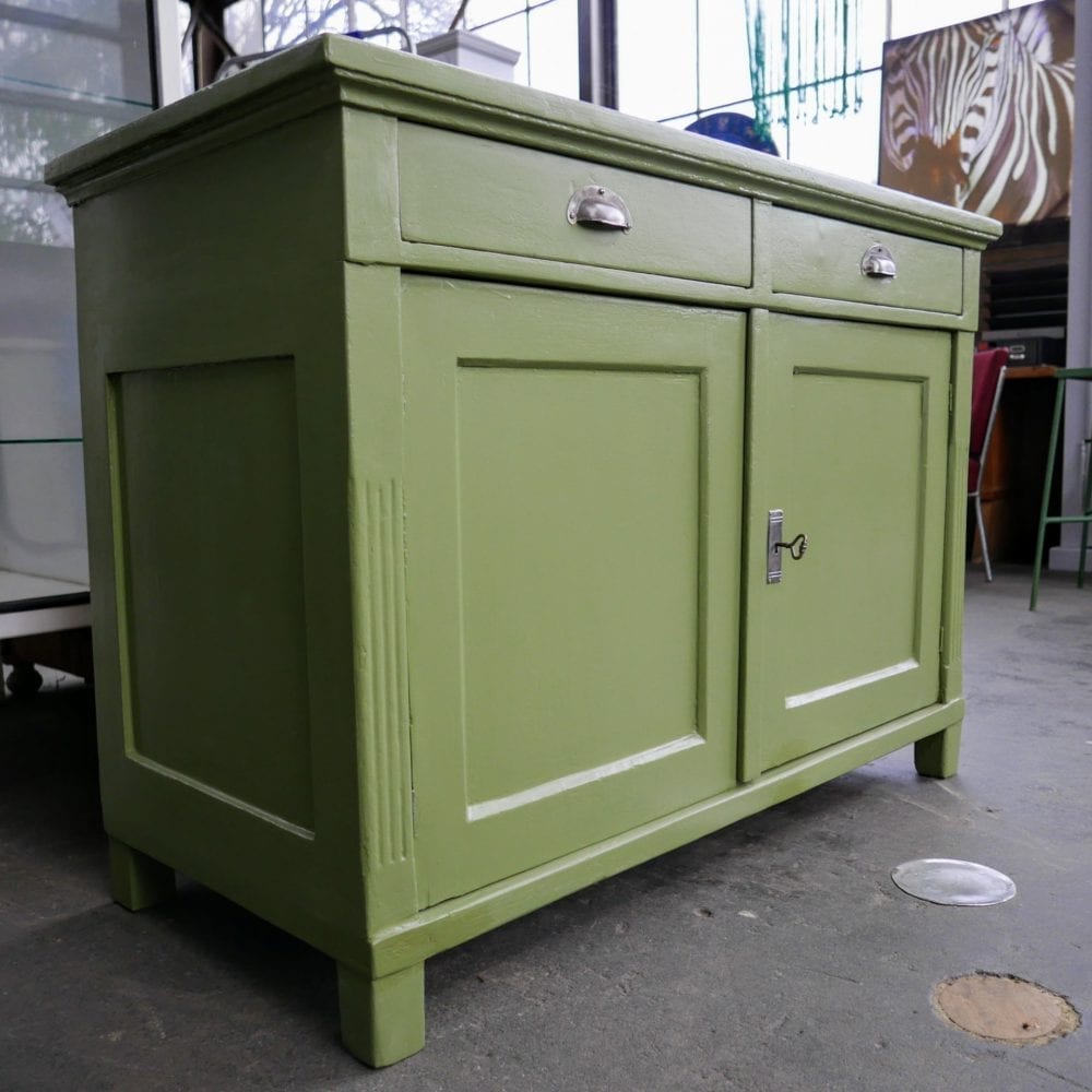 Groene houten commode