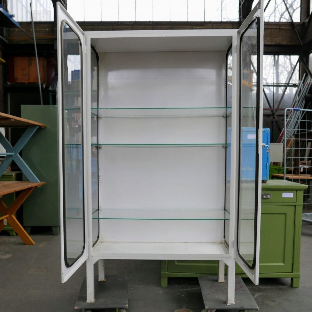 Metalen apothekerskast
