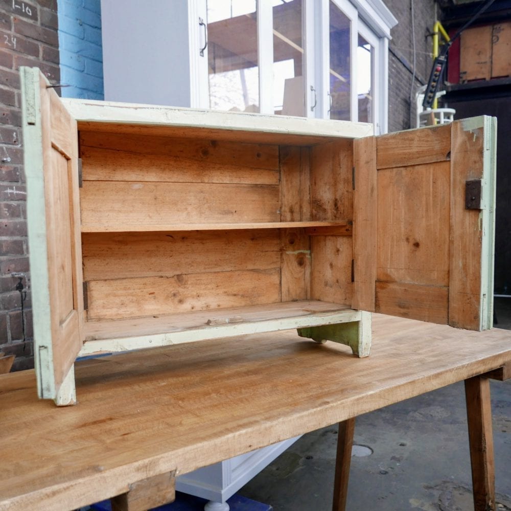 Groen houten kastje