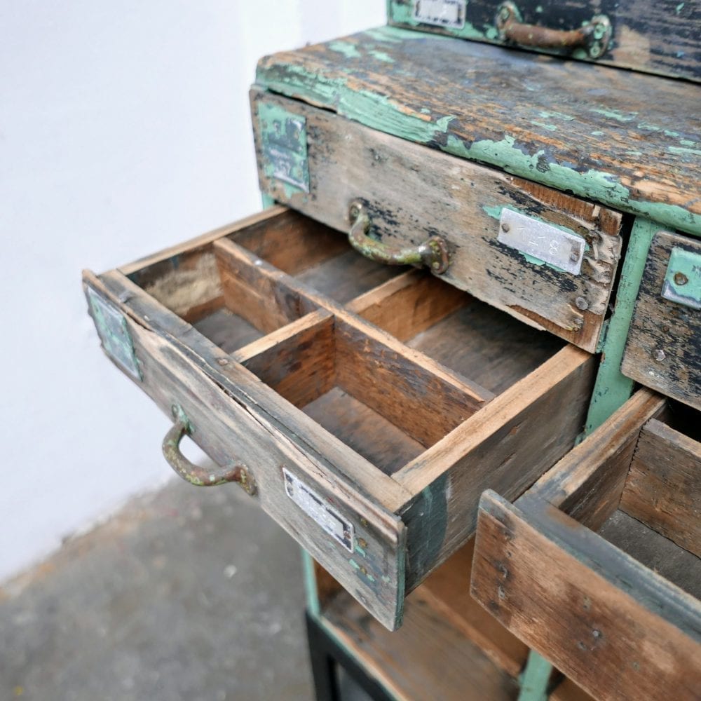 Industriële houten ladekast
