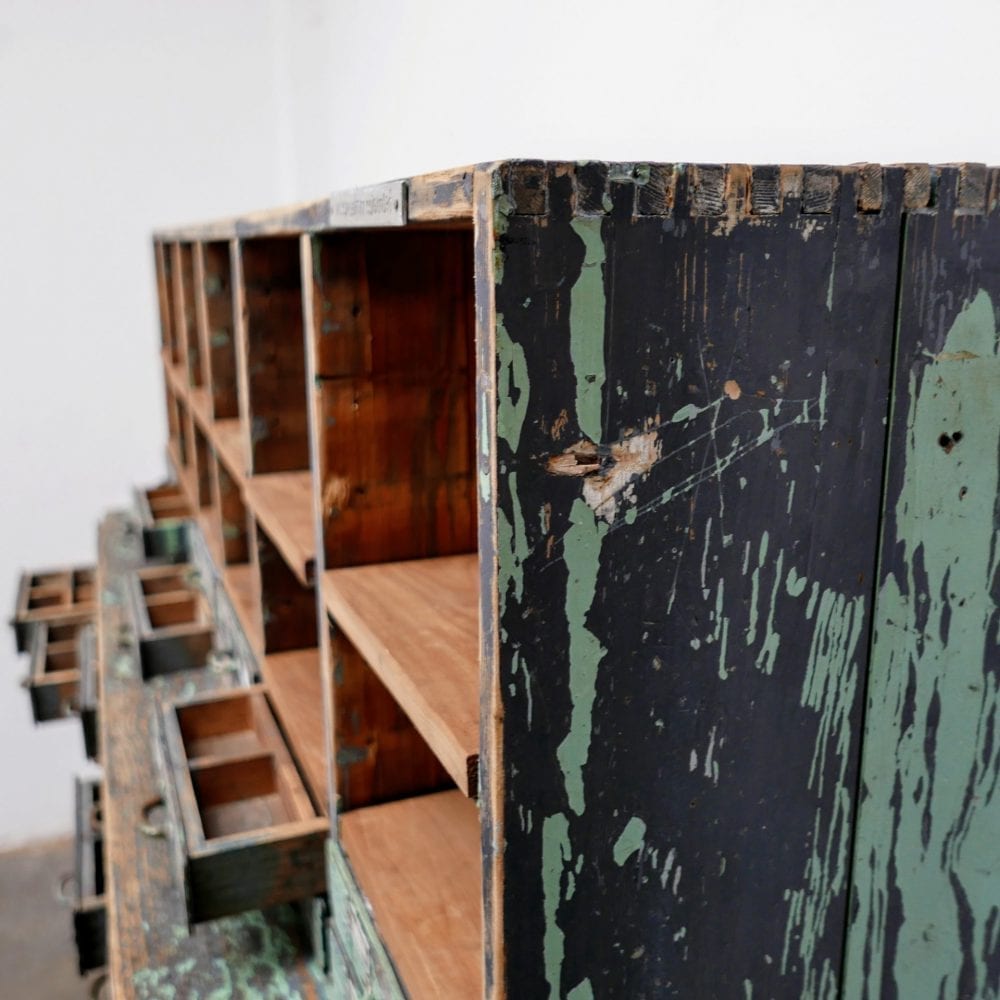 Industriële houten ladekast