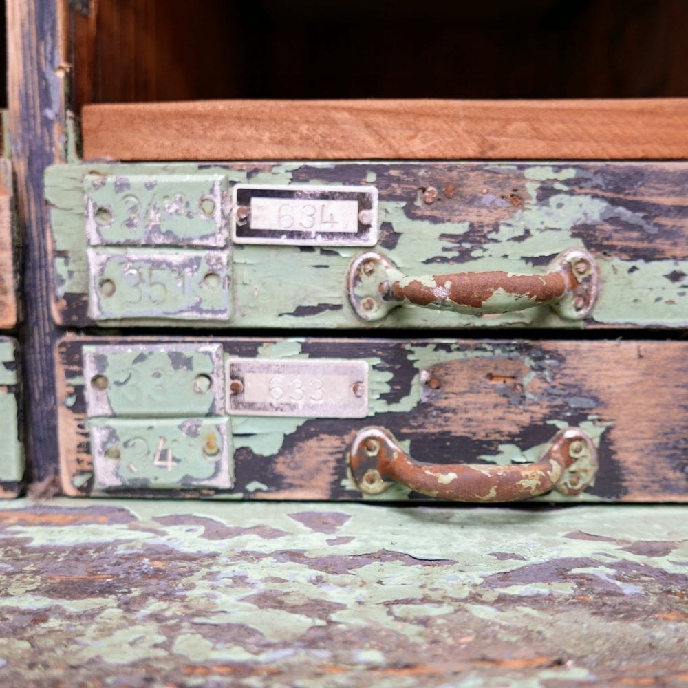 Industriële houten ladekast