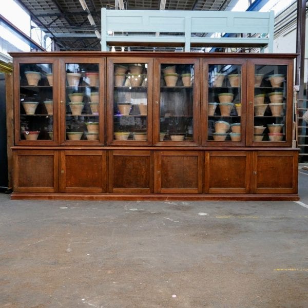 Houten vitrinekast