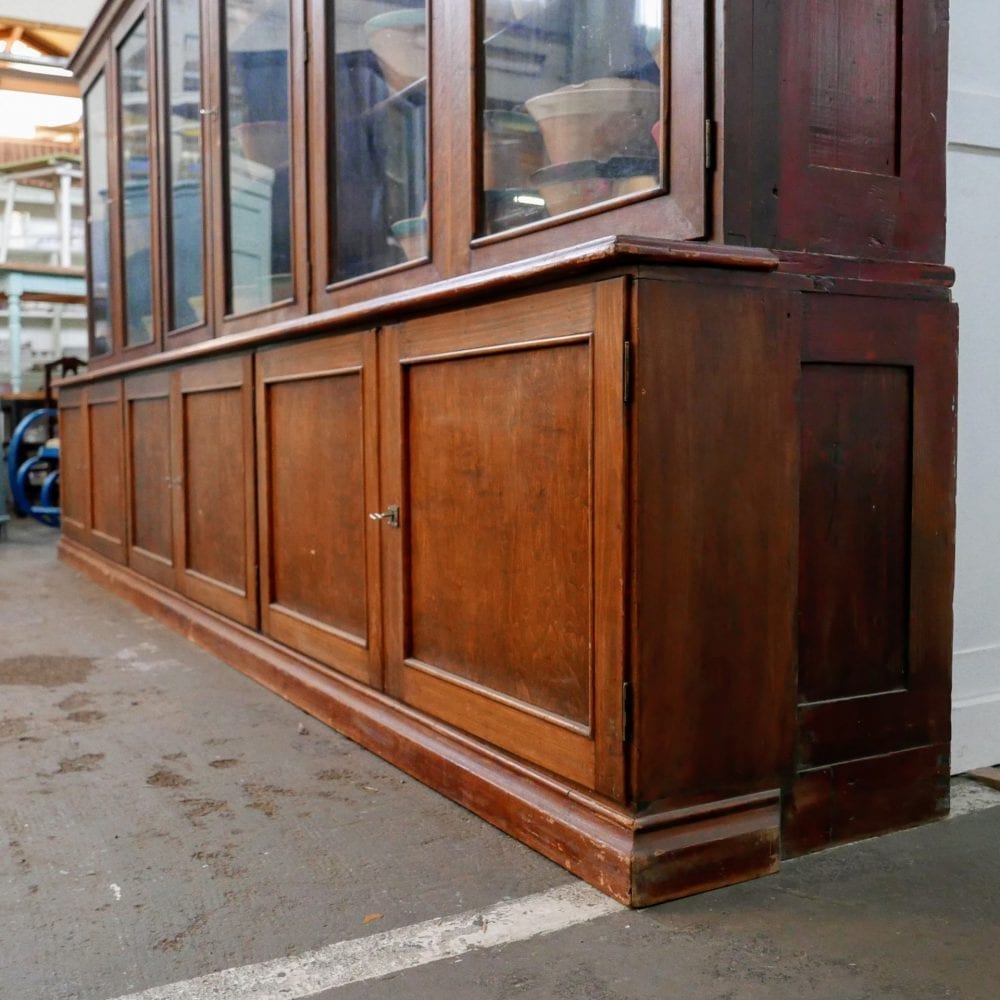 Houten vitrinekast