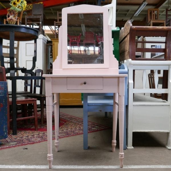 Roze houten kaptafel