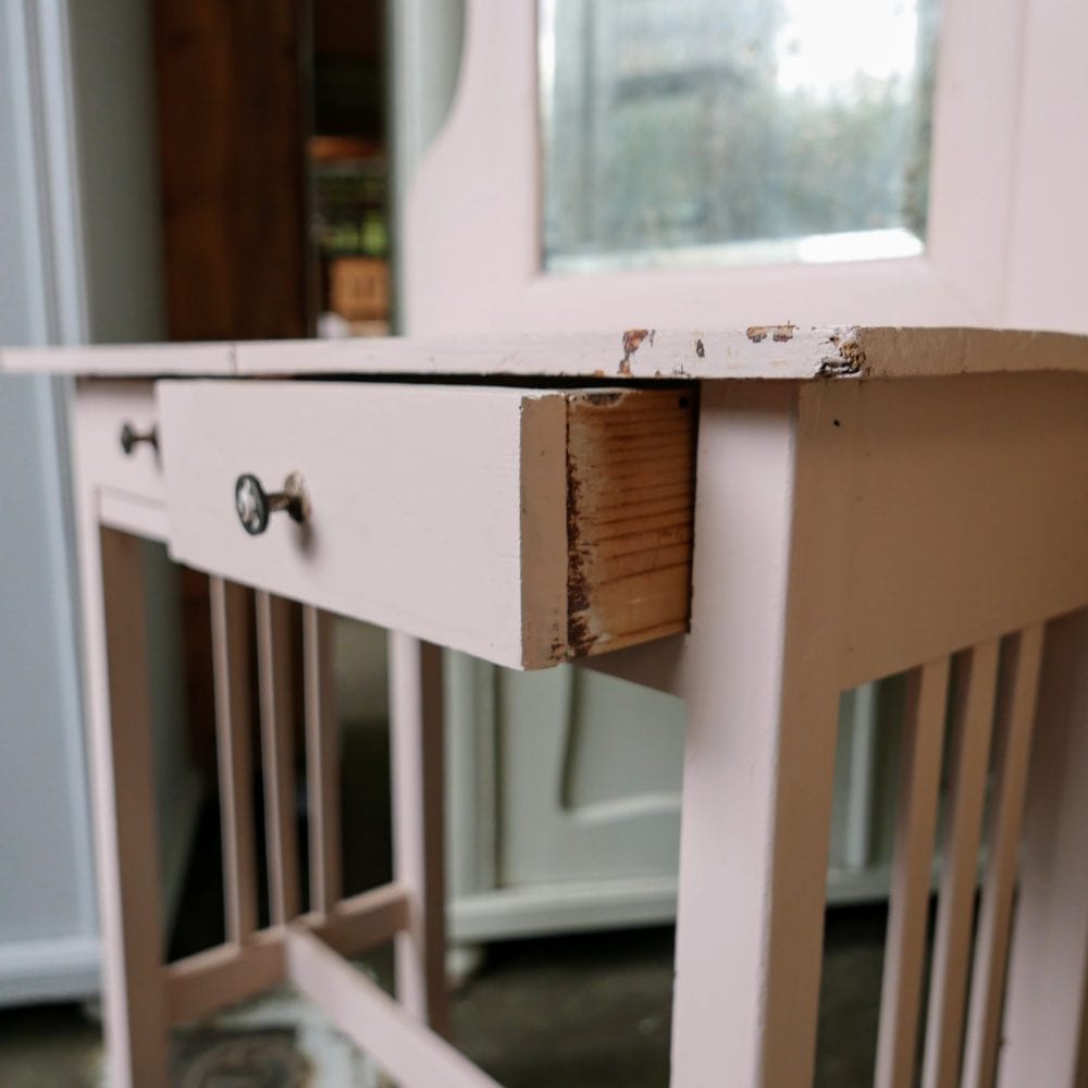 Roze houten kaptafel