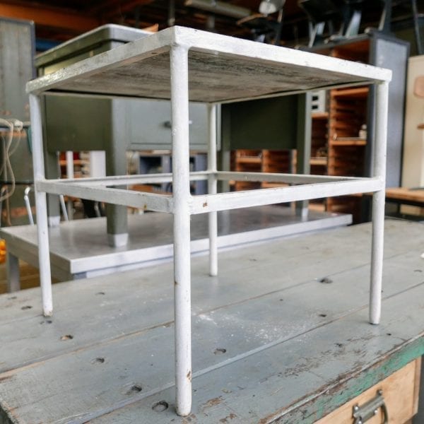 Metalen witte tafel