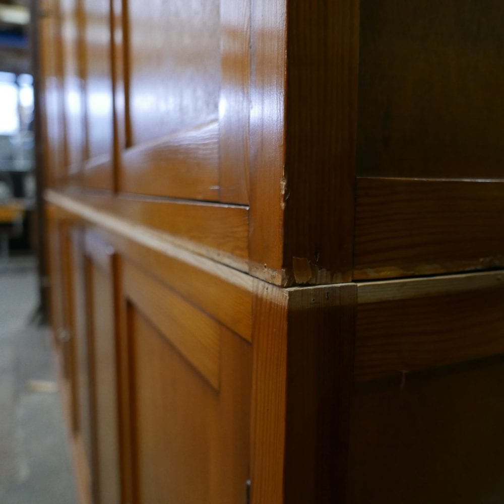 Houten lange schoolkast