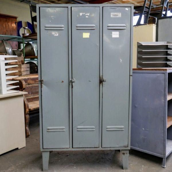 Grijs metalen lockers